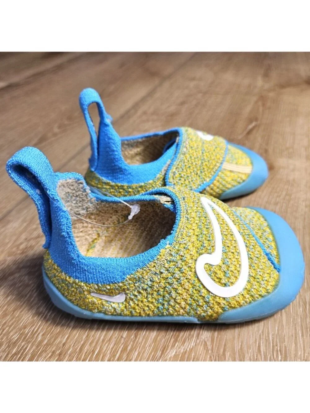 Nike Swoosh 1 TD Infant Flyknit Shoes Team Gold Sail Blue Sz 6C FB3244-700 NWOB